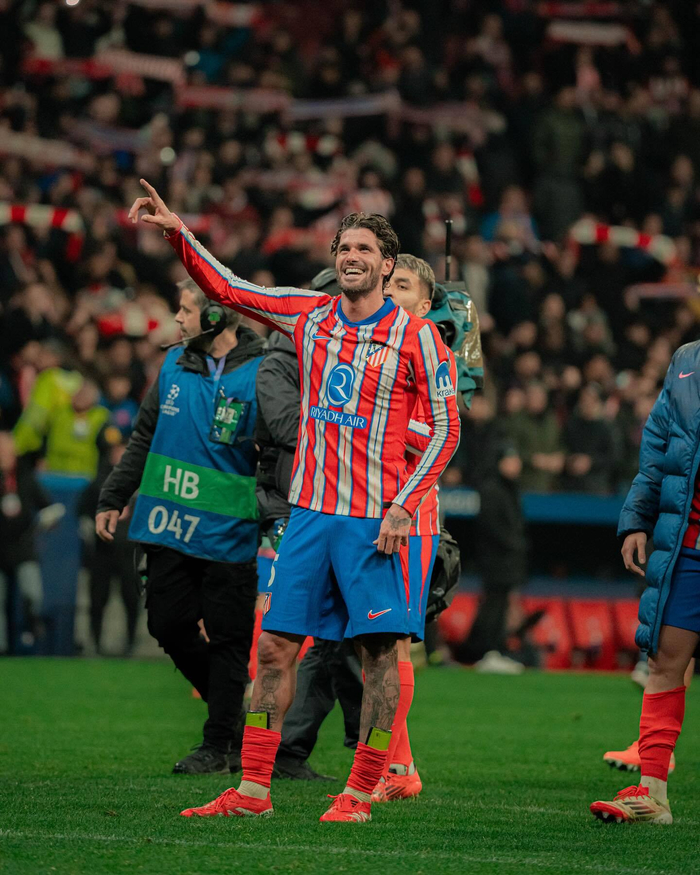 1-4惨败+2-3被翻！五星巴西跌下神坛？世界杯签运难救二流困境