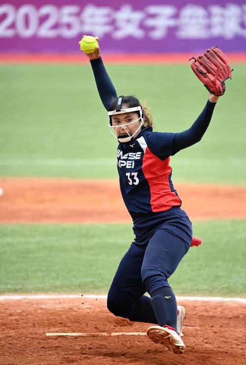 美国名记：苏亚雷斯因为无球状态下踢人被禁赛一场