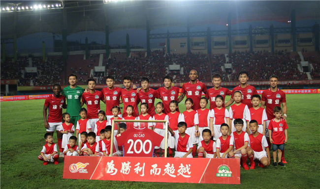 韦斯-布朗：其实不反感奥纳纳，但他真的每次都有奇怪的失误