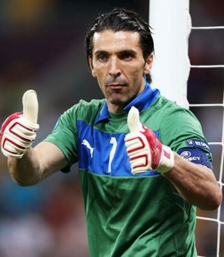 关于尤尔曼德的勒沃库森：1、核心阵型为4-2-3...