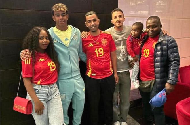 阿贾克斯官方：将彻查燃放烟花的肇事者，并采取适当措施